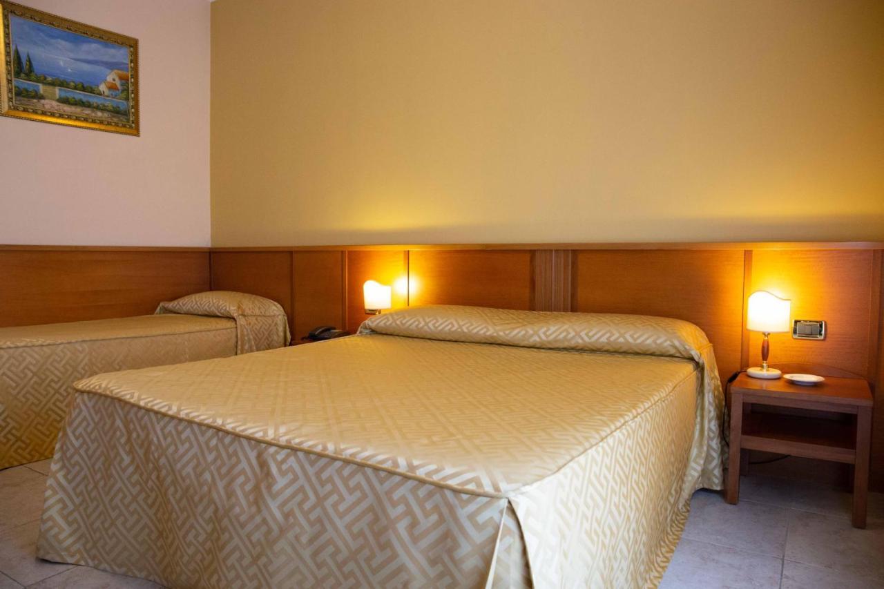 Tufino Hotel Maddaloni מראה חיצוני תמונה