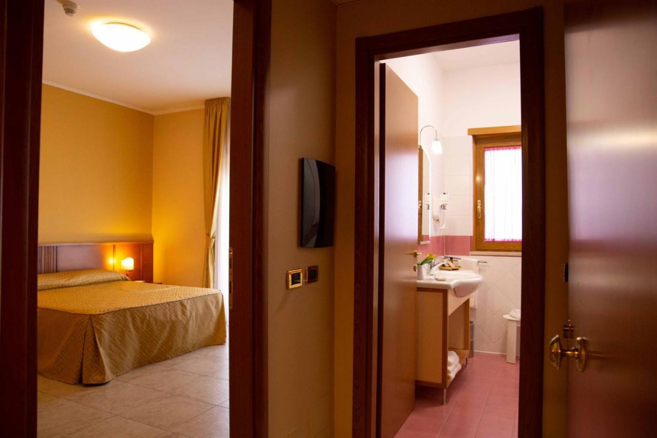 Tufino Hotel Maddaloni מראה חיצוני תמונה