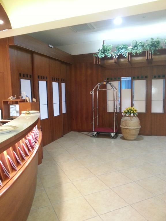 Tufino Hotel Maddaloni מראה חיצוני תמונה